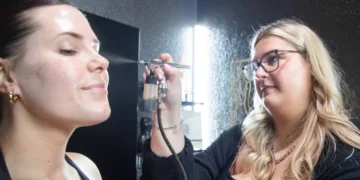 How Local Tanning Salons Maintain Safe and Effective Spray Tanning Booths? 