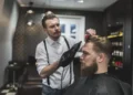 Modern Grooming Habits That Start with a Trusted North Lakes Hairdresser