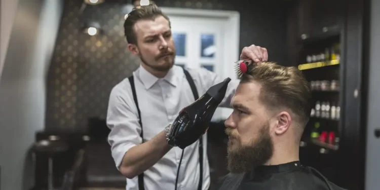 Modern Grooming Habits That Start with a Trusted North Lakes Hairdresser