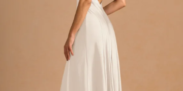 graduation-dresses-under-gown-photography-guide