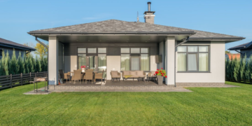 Signs It’s Time to Update Your Home’s Exterior Surface