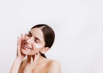 Vital Steps to Achieving a Flawless and Natural Complexion