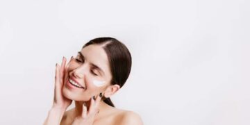 Vital Steps to Achieving a Flawless and Natural Complexion