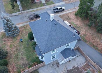 Surviving Michigan Seasons: Finding the Right Macomb Roofer