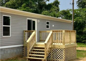 How To Enhance Your Outdoor Area With An Easy and Budget-friendly Deck Kit For Mobile Homes!
