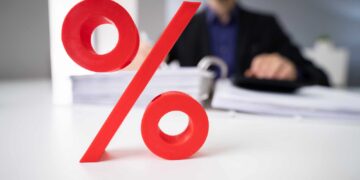 How Investment Bankers Navigate High Interest Rates in 2026
