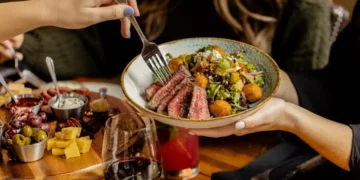 What Makes Farm-to-Fork Dining Different From Traditional Restaurant Experiences?