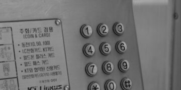 Coins, Buttons, and the Sweet Suspense of Waiting: Why Vending Machines Feel Strangely, Irresistibly Human