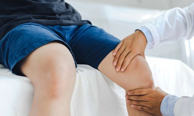 Orthopedic Doctor vs General Physician: Who Should You See for Bone & Joint Pain?