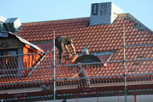 What to Expect During a Professional Roof Replacement Project
