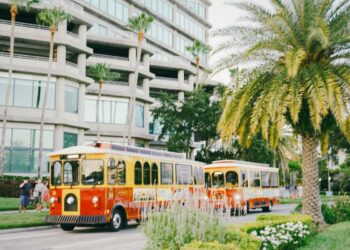 3 Family-Friendly Travel Destinations Around Tampa in a Ford