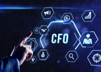 Outsourced CFO vs Full-Time CFO: What Makes More Sense for Dubai SMEs?