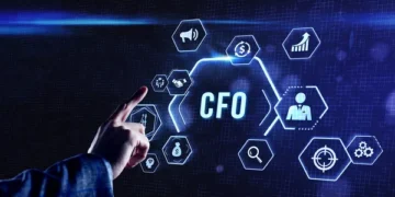 Outsourced CFO vs Full-Time CFO: What Makes More Sense for Dubai SMEs?