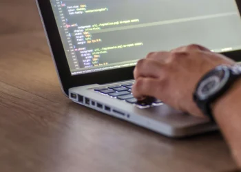 Performance Testing vs. Regression Testing: Key Differences