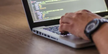 Performance Testing vs. Regression Testing: Key Differences