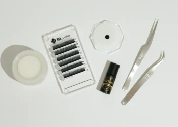 The Essential Components of a Professional Lash Extension Training Kit