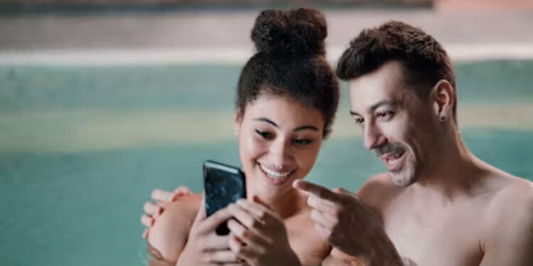 How Smart Technology Is Changing the Way People Manage Pools and Spas