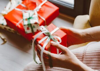 10 Personalized Gifts People Actually Keep for Years