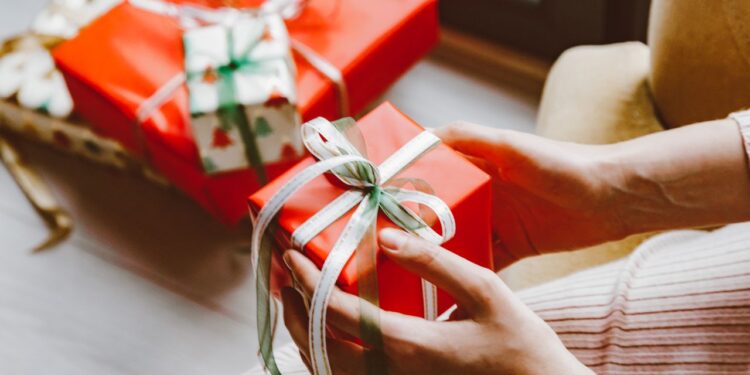 10 Personalized Gifts People Actually Keep for Years