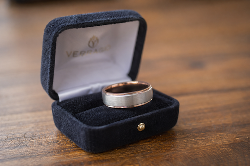 What to Look for When Buying Men's Wedding Bands