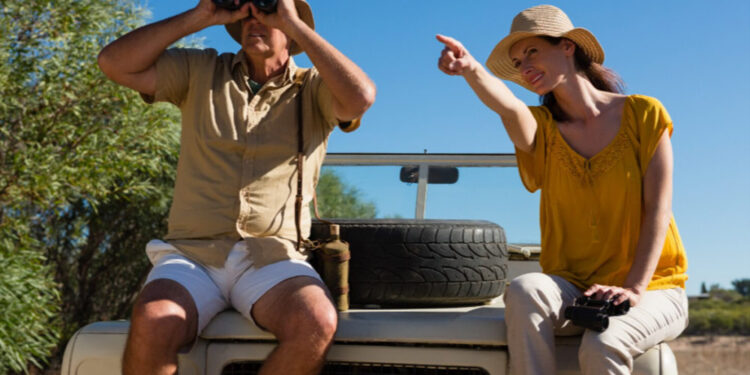 Safari or Jungle: how to choose the right wildlife holiday for you