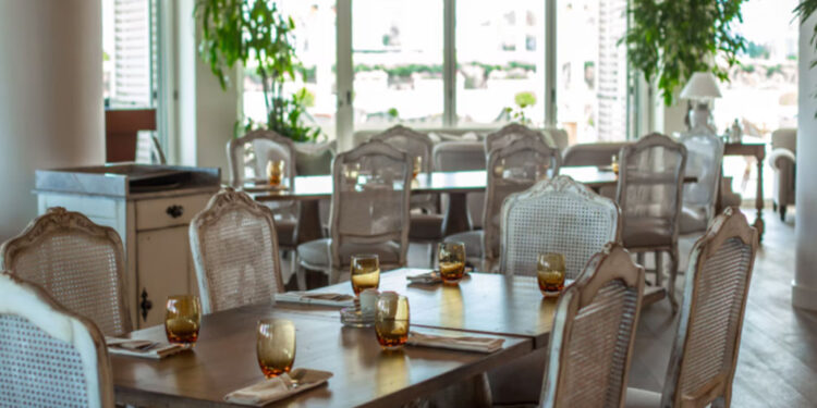 What Salford's Busiest Venues Look for in Restaurant Furniture Before They Buy