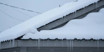 5 Warning Signs Your Roof Needs Attention Before Winter Hits