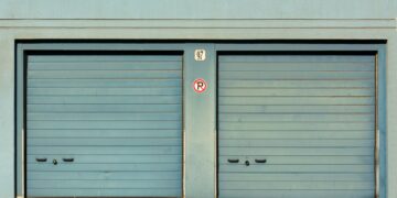 Signs It’s Time to Have Your Garage Door Checked