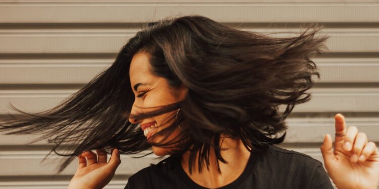 How Women Use Hair Extensions to Add Volume, Length, and Versatility
