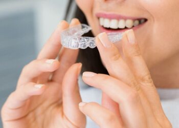 Invisalign and Australian Fashion: How a Straighter Smile Is Becoming Part of Modern Style